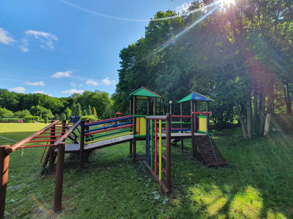 Nowy plac zabaw dla dzieci z Placówki Opiekuńczo-Wychowawczej „Radość” w Białymstoku